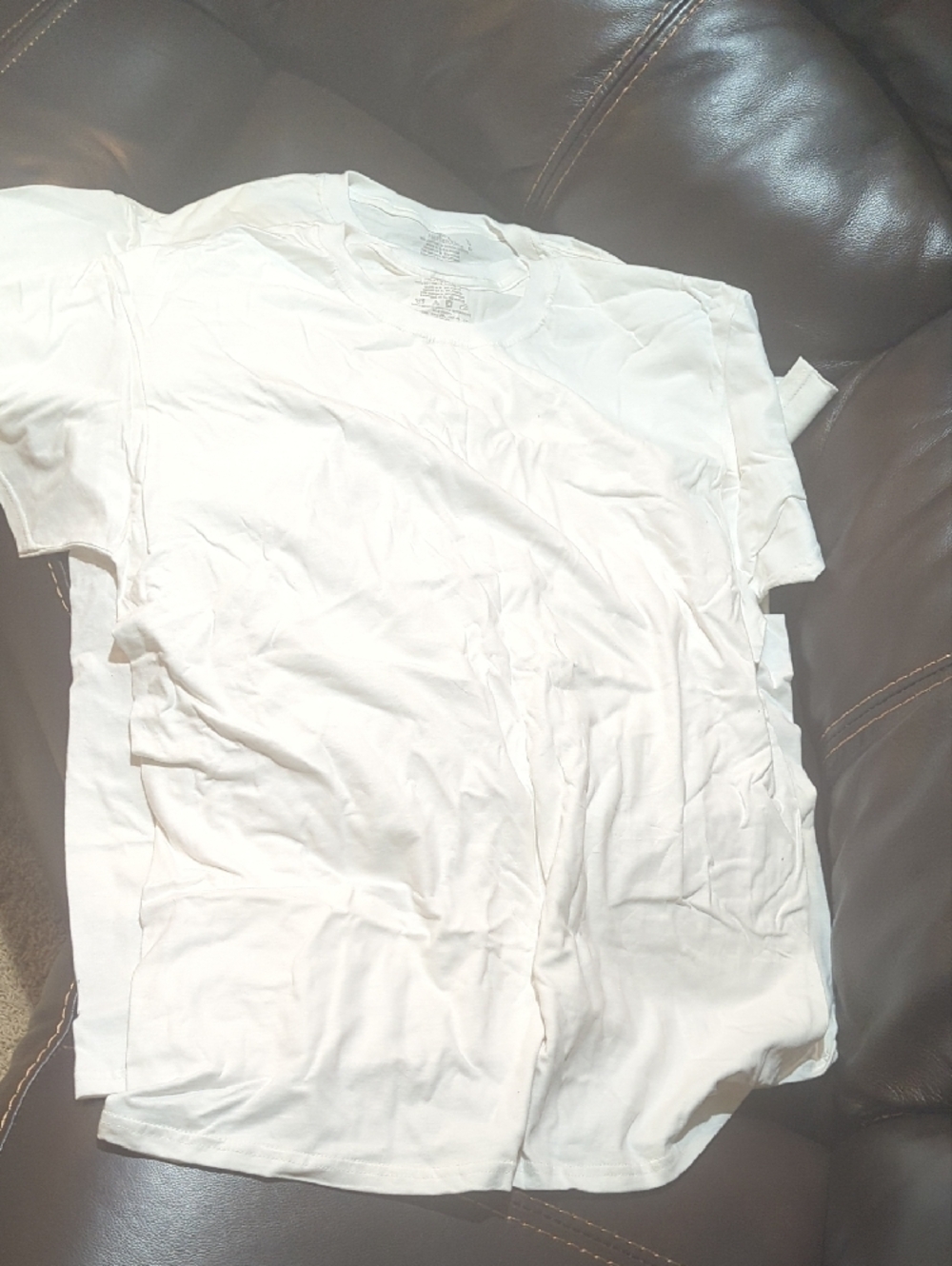 3 Like New Fruit Of The Loom Large 100% Cotton Classic White Crew Neck Tshirts - Picture 4 of 6